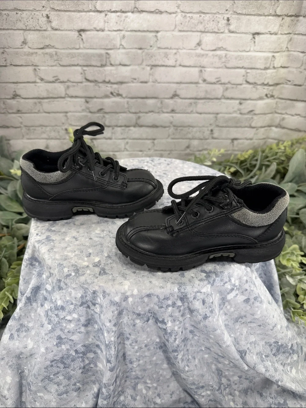 SMART FIT by PAYLESS - Black Rugged Round Toe Stitch-Seam Casual Oxford Boys 8.5